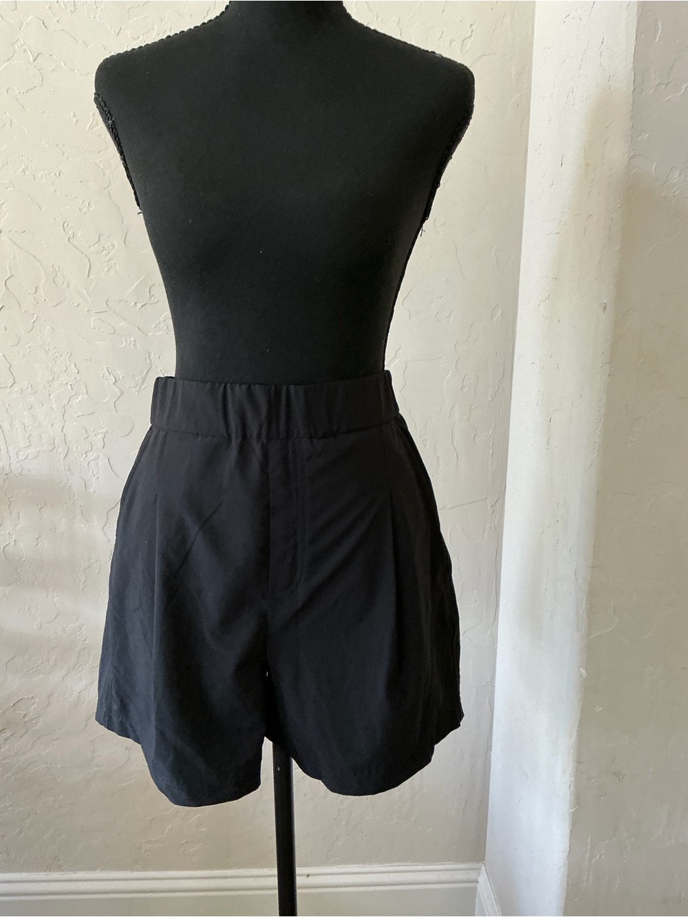 Lululemon High-Waist Black Women's Shorts